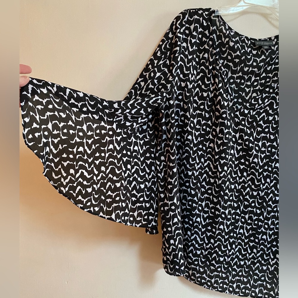 XXL Bell-sleeve Blouse